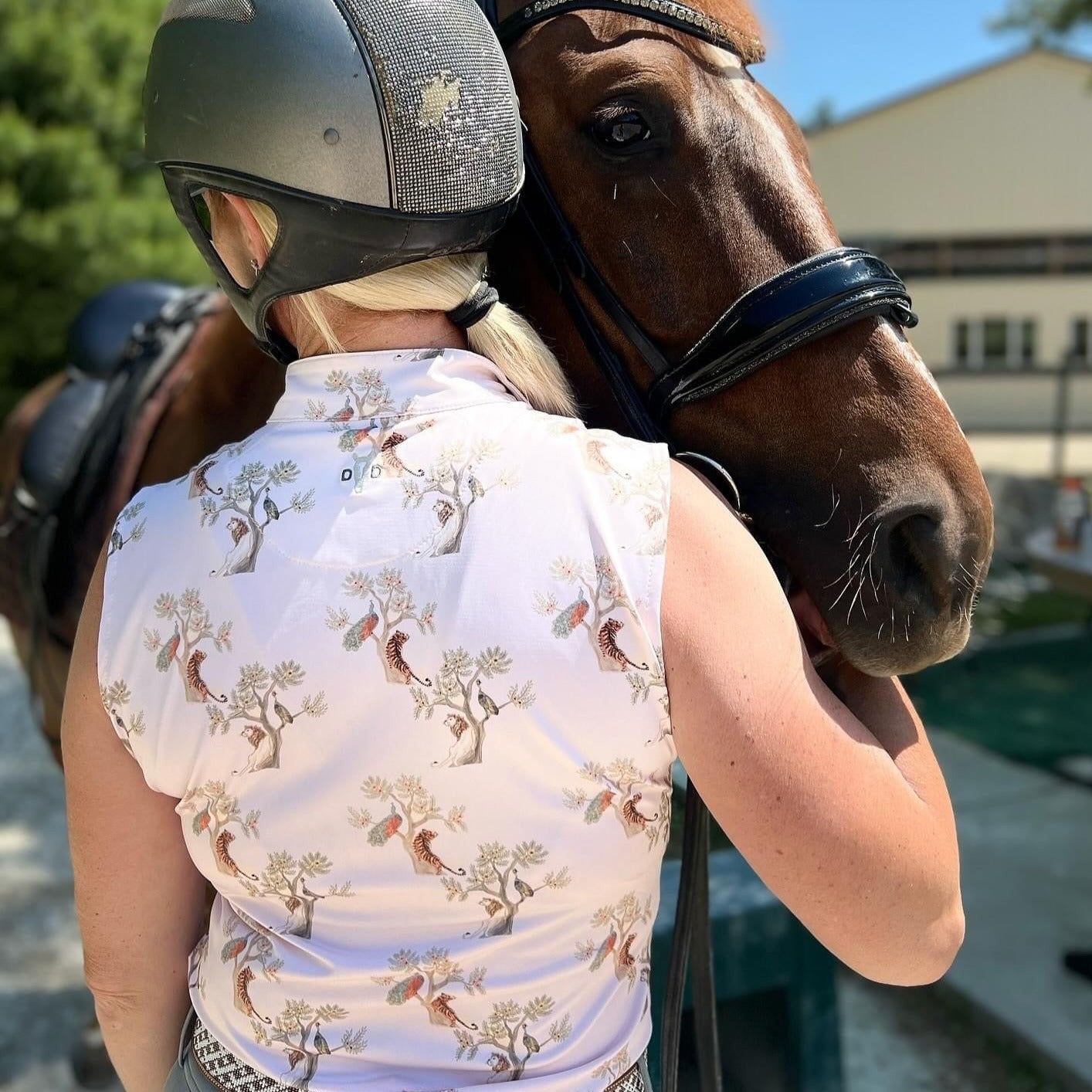 D. D. Impulsion and Straightness ANNE Sleeveless Training Shirt