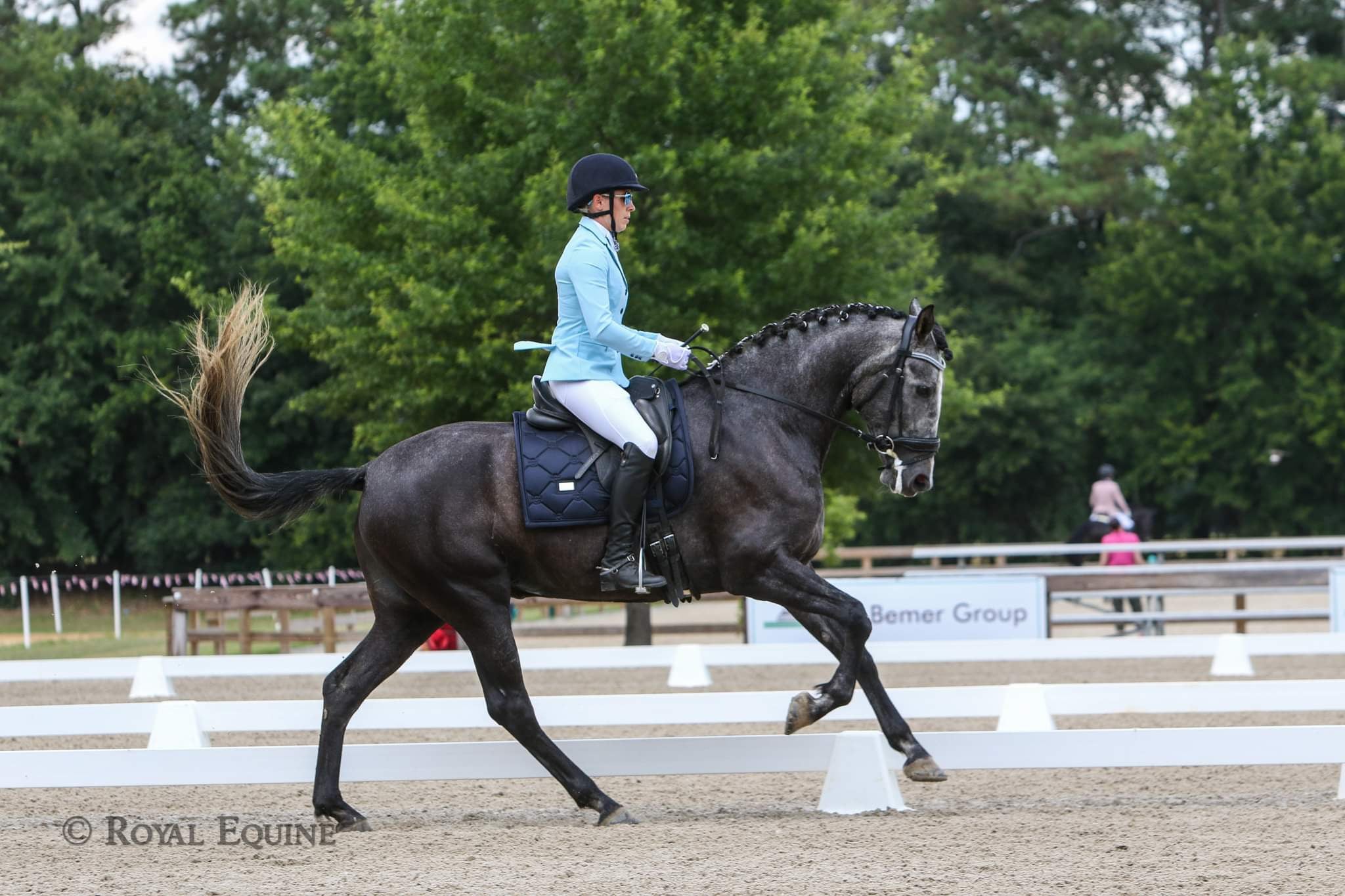 Blue show outlet jumping jacket